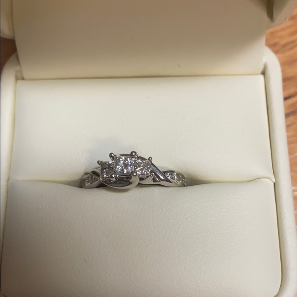 Diamond ring - Picture 2 of 6